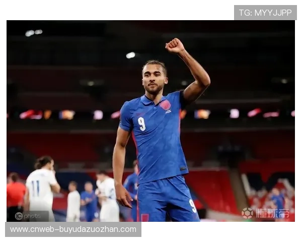 勒温笑纳失误礼物,利兹联前锋把握机会能力获赞 勒温笑纳失误礼物,利兹联前锋把握机会能力获赞