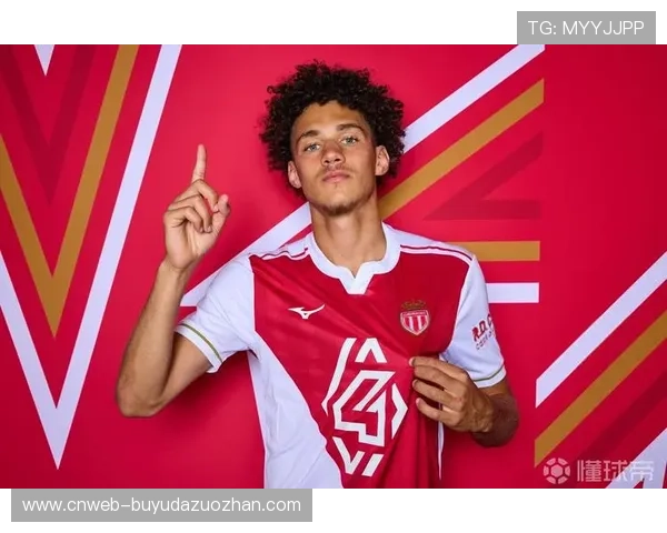 摩纳哥球员阿克利乌什庆祝阿尔及利亚胜利，国家队选择受关注。